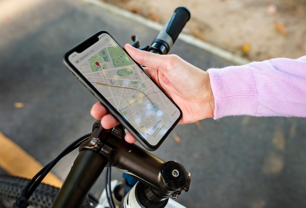Mapa de navegação na tela de um smartphone