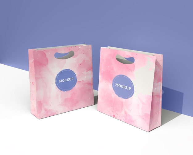 Maqueta de bolsa de papel de acuarela rosada
