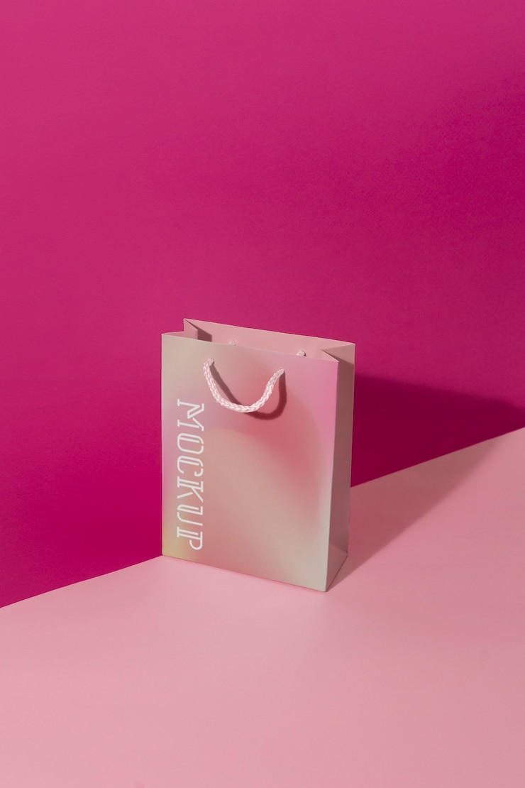 PSD maqueta de bolsa de regalo de ciclamen rosado