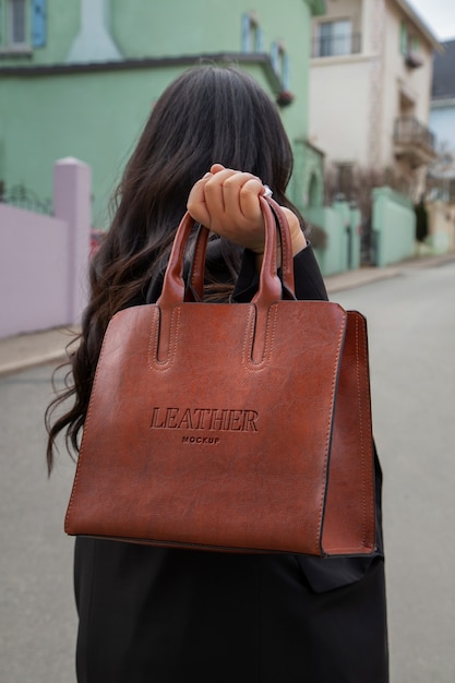 PSD maqueta de bolso de cuero real para mujer.