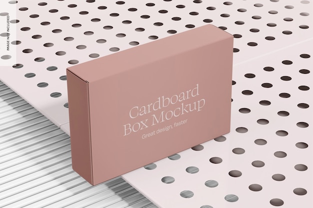 Maqueta de caja de cartón en panel metálico