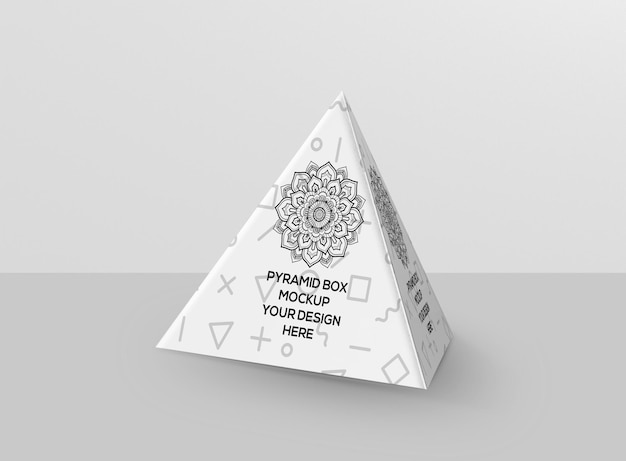 maqueta de caja piramidal