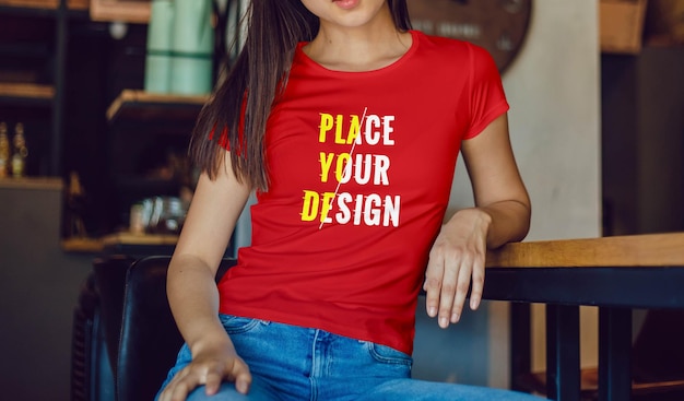 Maqueta de camiseta de chica de moda