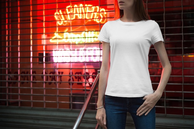 Maqueta de camiseta femenina