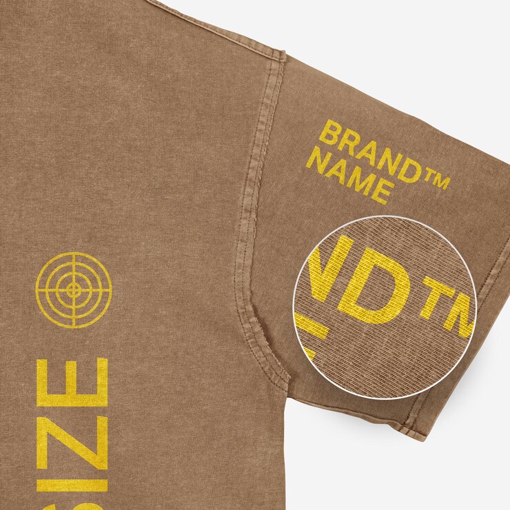 PSD maqueta de camiseta de primer plano en la manga derecha para el logotipo de la marca