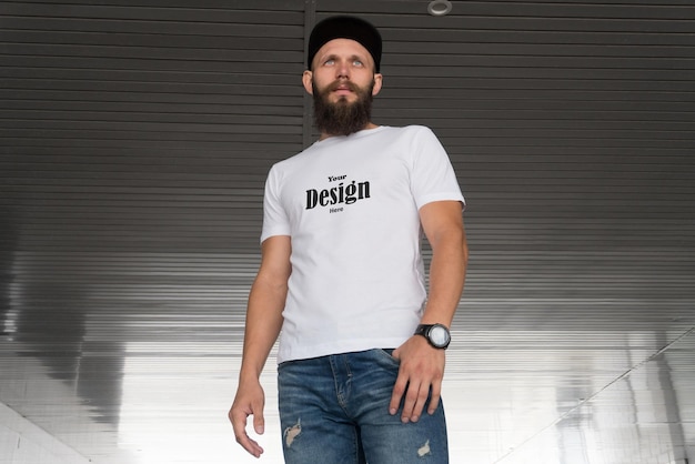 Maqueta de camiseta PSD hombre elegante