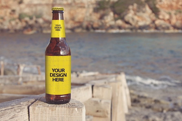 Maqueta de cerveza en la playa de Formentera