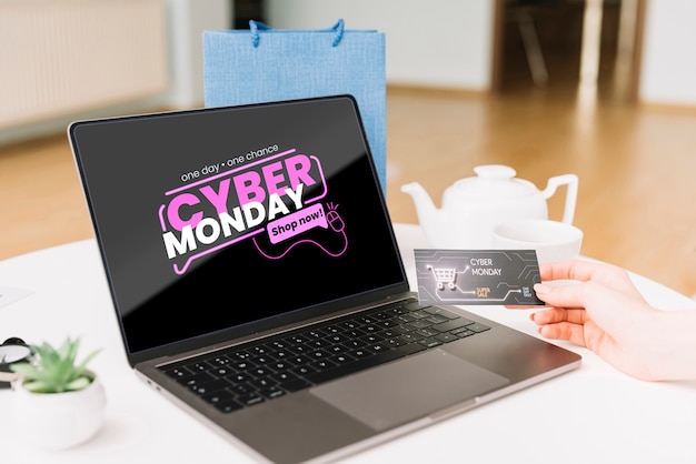 PSD maqueta del concepto de cyber monday en el escritorio