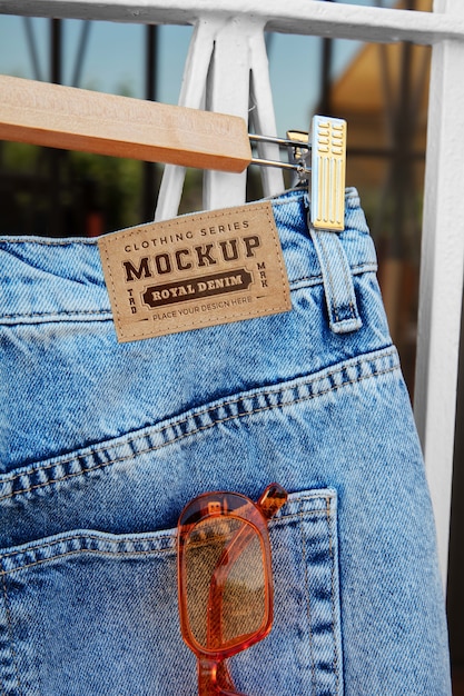 Maqueta de etiqueta de jeans con efecto cuero