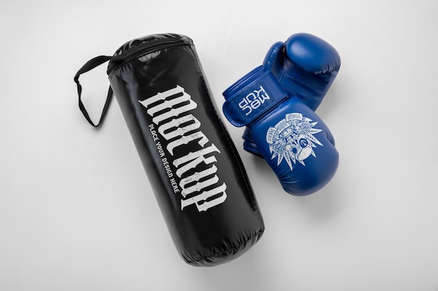 PSD maqueta de guantes y bolsa de boxeo para deporte de boxeo.