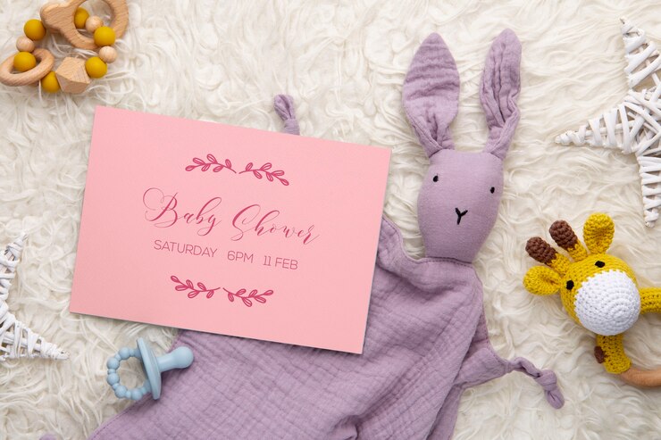 PSD maqueta de invitación de baby shower de niña de vista superior