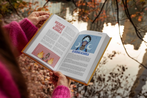 Maqueta de libro en la naturaleza.