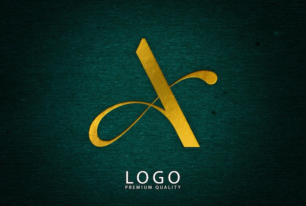 Maqueta de logotipo dorado en textura de pared