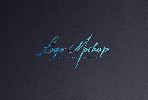 Maqueta de logotipo logotipo de lámina azul sobre papel negro