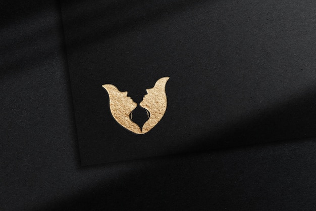 Maqueta de logotipo de lujo en papel negro