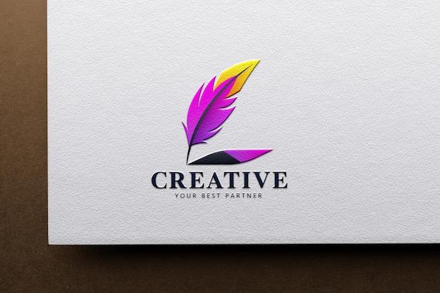 Maqueta de logotipo de papel en relieve realista