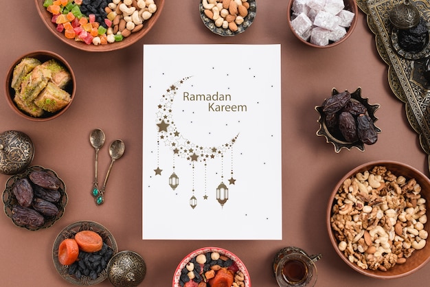 PSD maqueta de papel con concepto de ramadan