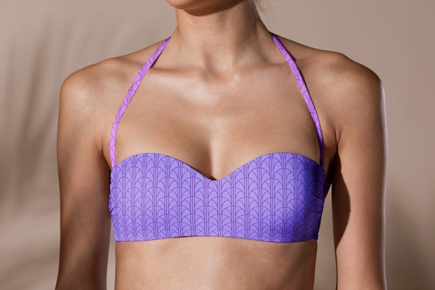 Maqueta de prenda de bikini de mujer.