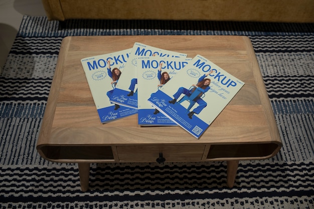 Maqueta de revista en muebles de madera