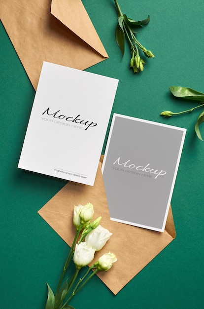 Maqueta de tarjeta de invitación con anverso y reverso