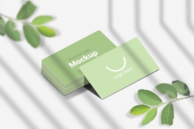 PSD maqueta de tarjeta de visita mínima limpia con hojas