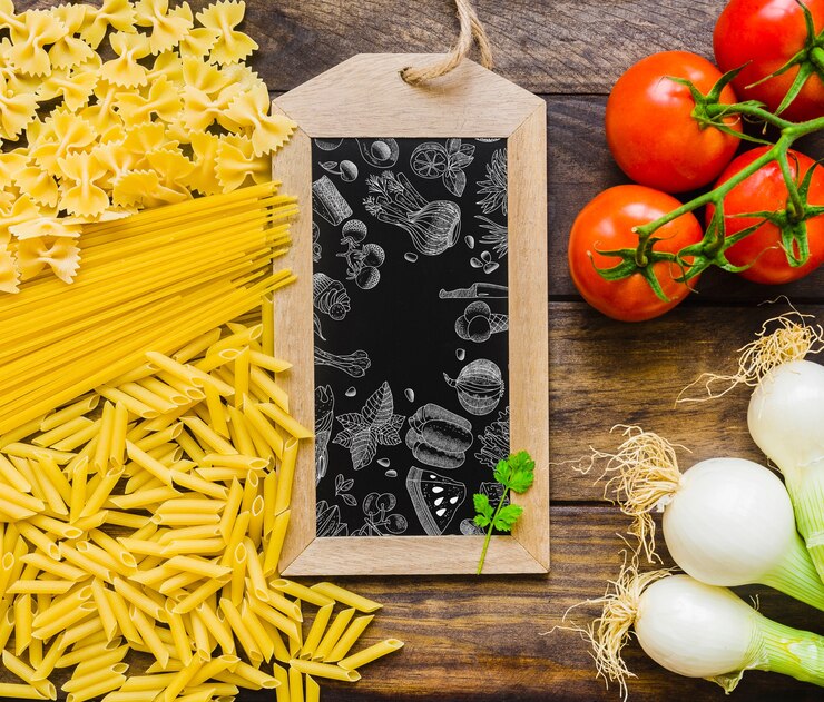 PSD maquete de ardósia com macarrão e legumes conceito