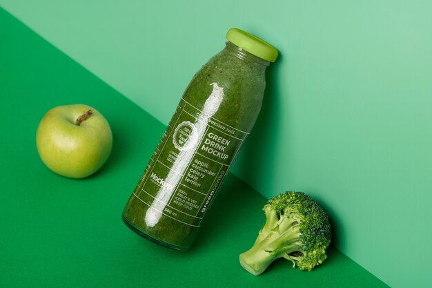 Maquete de bebida verde saudável e nutritiva