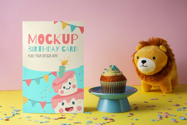 PSD maquete de cartão de aniversário com bolo
