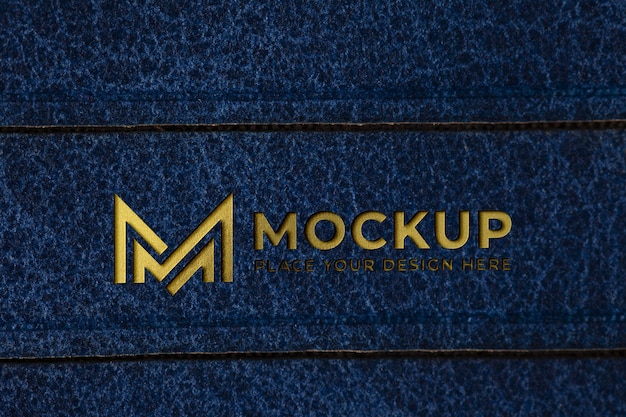 Maquete de design de logotipo em material de couro