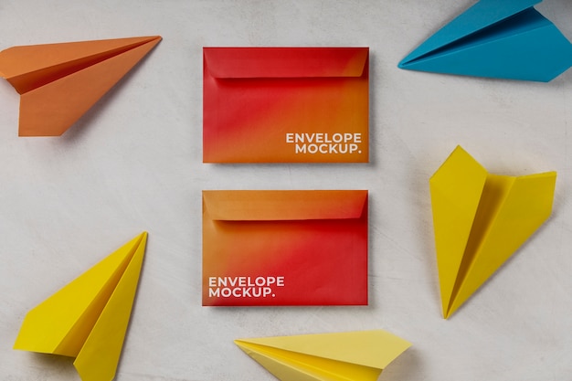 Maquete de envelope de papel longitudinal de dimensão com cores gradientes