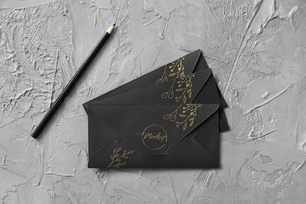 PSD maquete de envelopes de papel escuro
