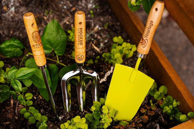 PSD maquete de ferramentas para jardinagem