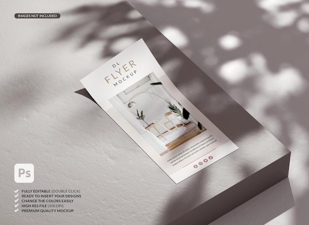 Maquete de folheto único com sombras de folhas em um fundo neutro para apresentação de marca e design de papelaria em renderização 3D realista