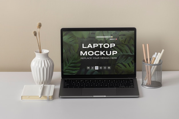 Maquete de laptop dentro de casa