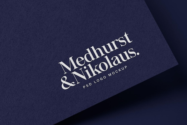 maquete de logotipo branco em relevo