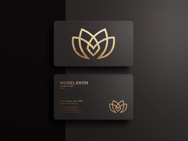 Maquete de logotipo de luxo em cartão escuro