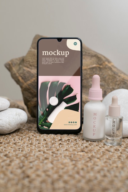 PSD maquete de smartphone com produtos cosméticos