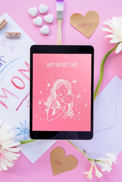 Maquete de Tablet com composição de dia das mães plana leigos