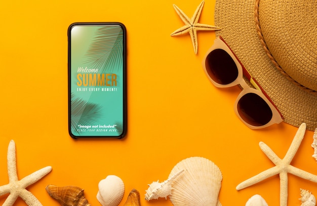 maquete de telefone e acessórios de praia