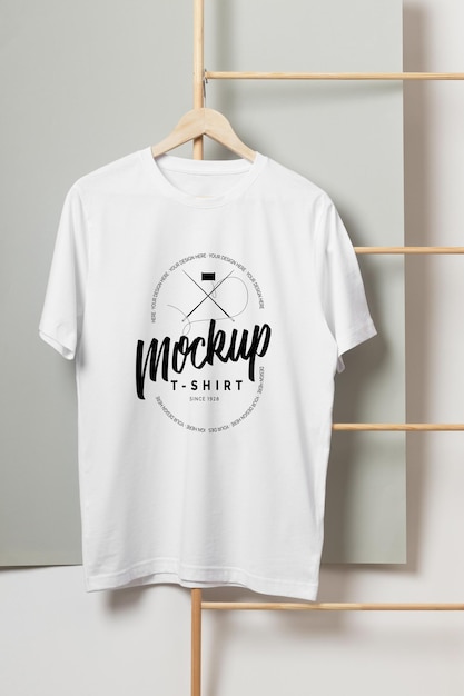 Maquete de vista frontal e traseira do modelo de camiseta PSD