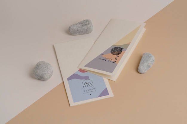 Maquette de brochure de formes abstraites