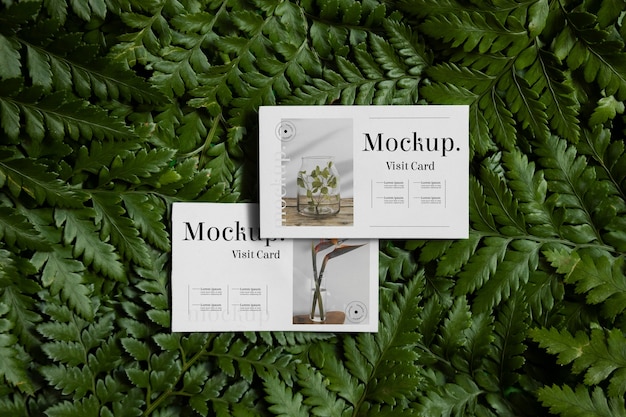 Maquette de carte de visite avec plantes vertes