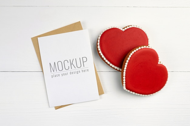 PSD maquette de carte de voeux saint valentin avec biscuits coeurs doux