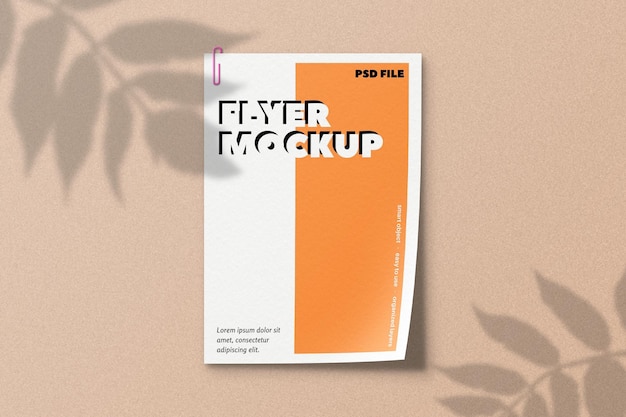 Maquette de flyer avec superposition d'ombres