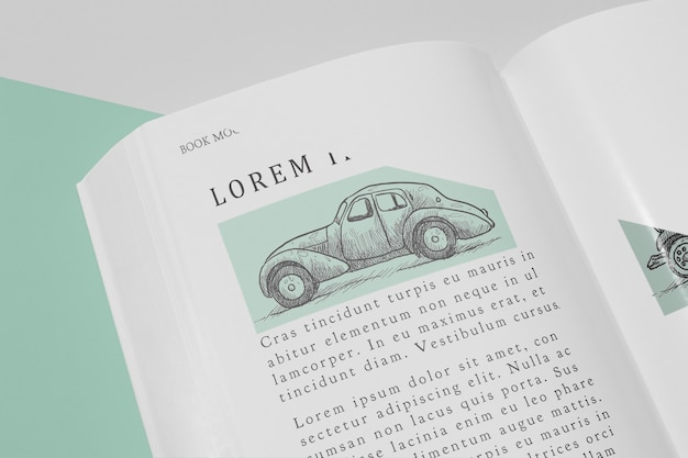 Maquette de livre ouvert à angle élevé avec illustration de voiture
