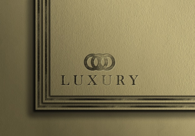 PSD maquette de logo de luxe en argent sur carte de visite en relief
