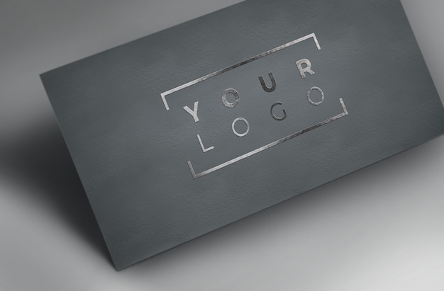 Maquette de logo en papier argenté, papier gris
