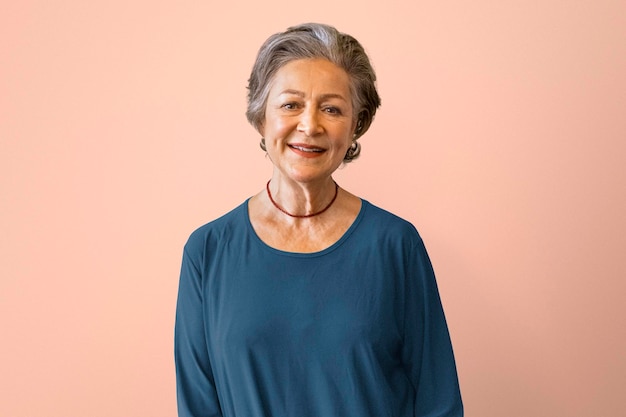 Maquette PSD de pull à manches longues, vêtements pour femmes seniors