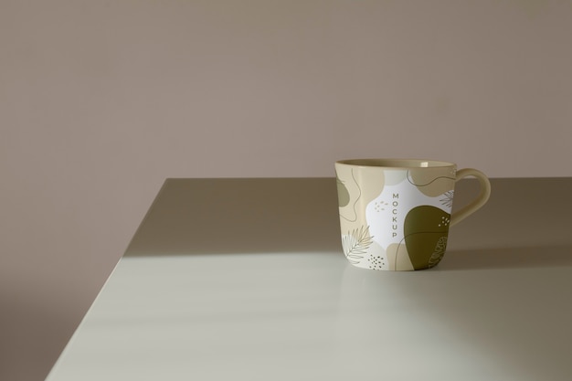 PSD maquette de tasse dans la vraie vie