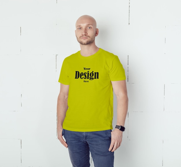 Maquette de tshirt PSD homme élégant